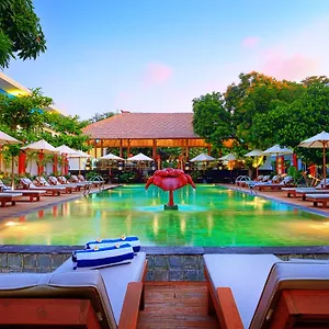 https://ozz-hotel-kuta-bali.ubudhotelsnow.com